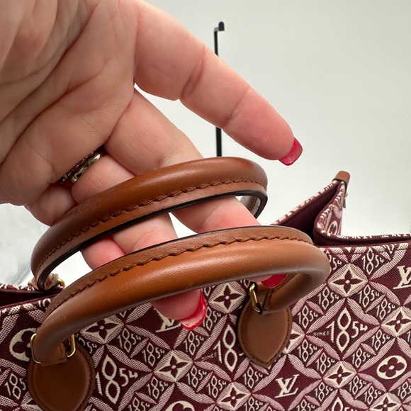 Louis Vuitton On the Go GM Since 1854 EUC - Picture 10 of 15